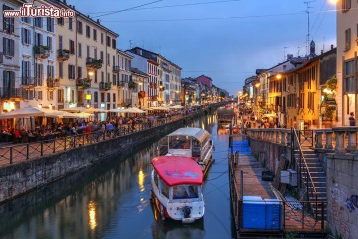 Your Apartments In Navigli District Milan Bagian luar foto