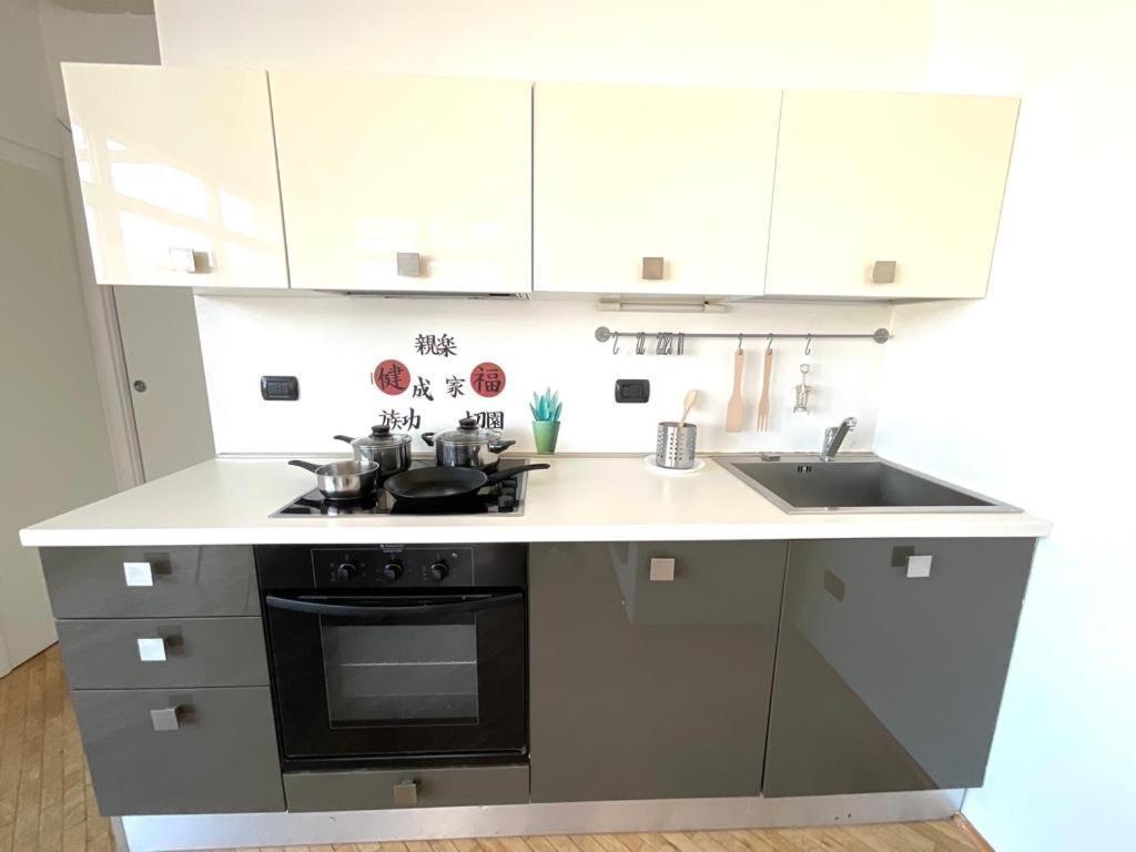Your Apartments In Navigli District Milan Bagian luar foto