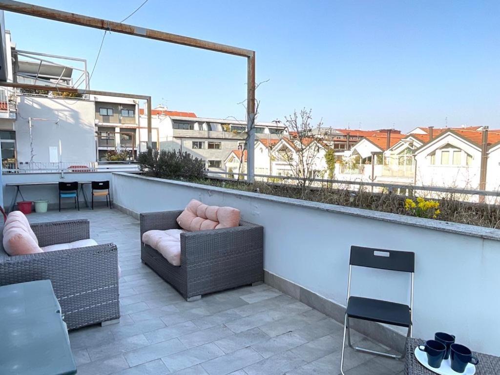 Your Apartments In Navigli District Milan Bagian luar foto