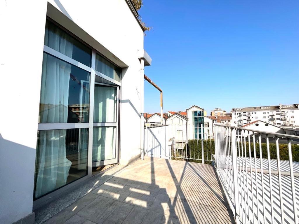Your Apartments In Navigli District Milan Bagian luar foto