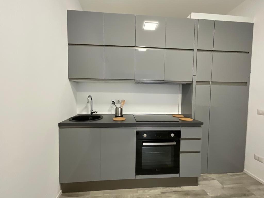 Your Apartments In Navigli District Milan Bagian luar foto