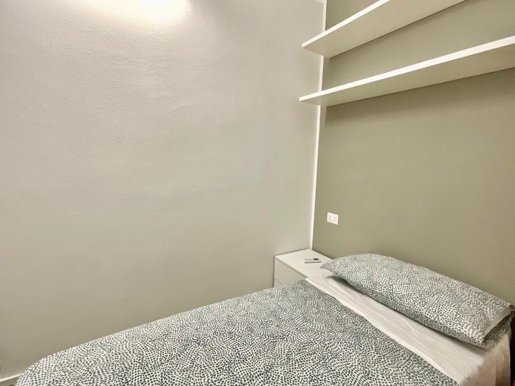 Your Apartments In Navigli District Milan Bagian luar foto