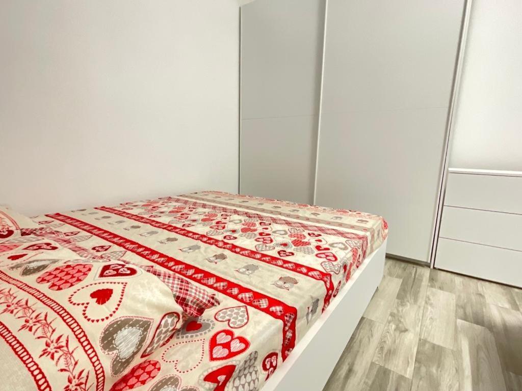 Your Apartments In Navigli District Milan Bagian luar foto