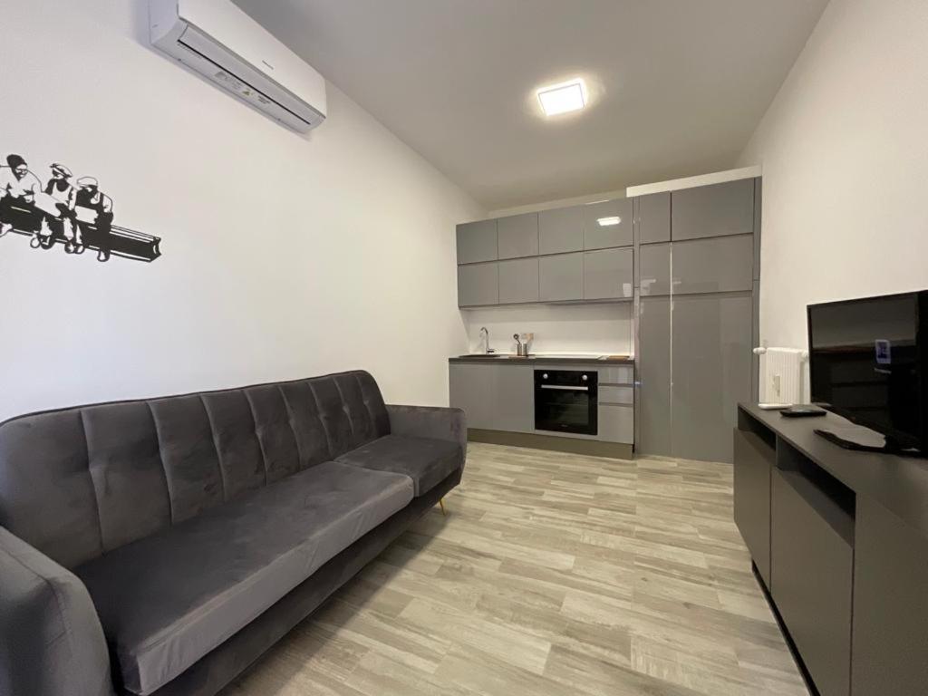 Your Apartments In Navigli District Milan Bagian luar foto