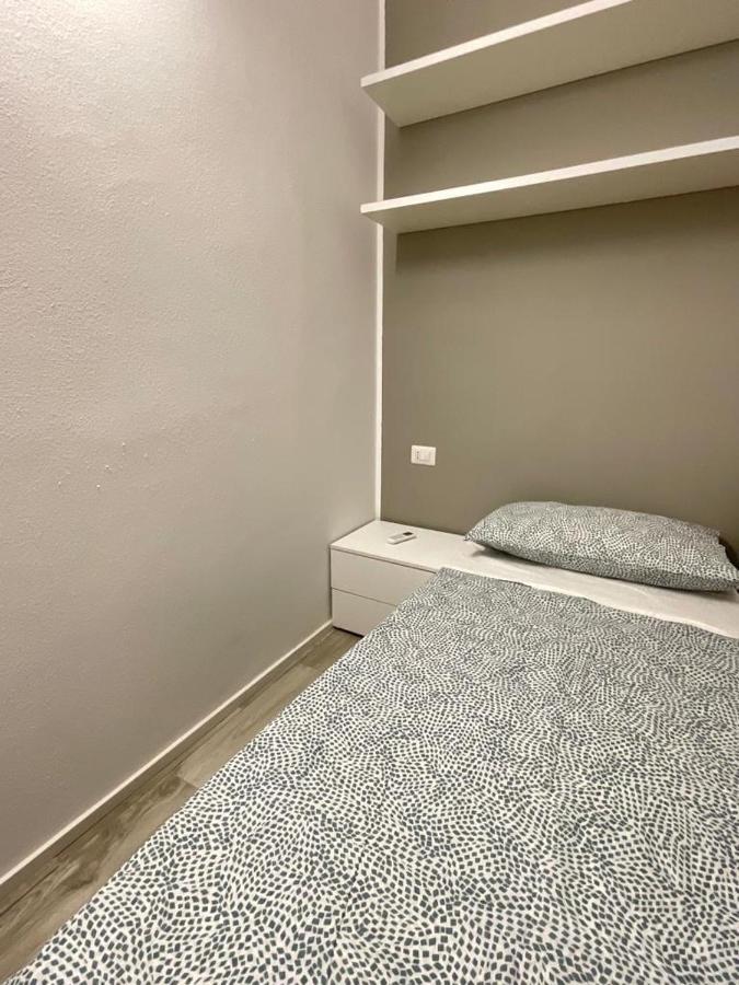 Your Apartments In Navigli District Milan Bagian luar foto